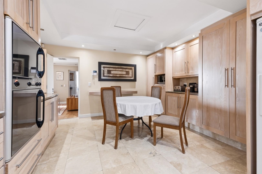 4 Bedroom Property for Sale in Fresnaye Western Cape